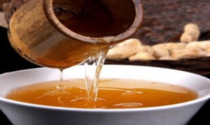 黄酒 贝尖炒丝瓜 红烧肘子 鲫鱼焖黄豆 红烧龙骨