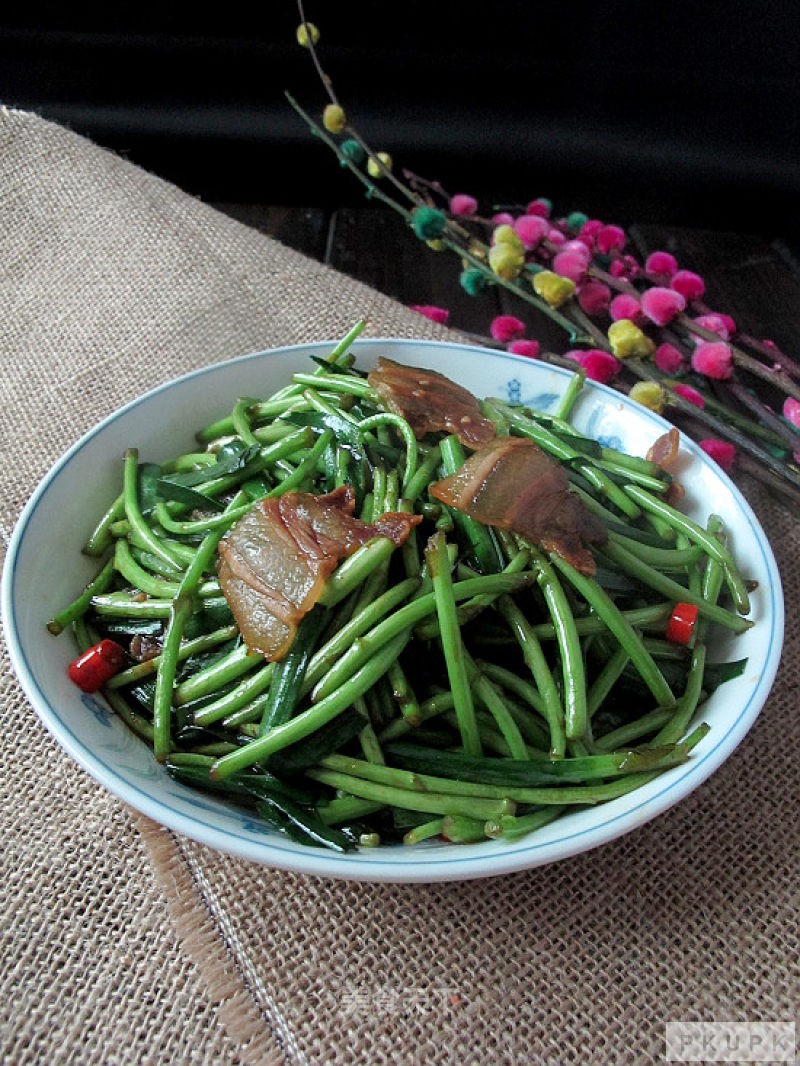 藜蒿炒腊肉